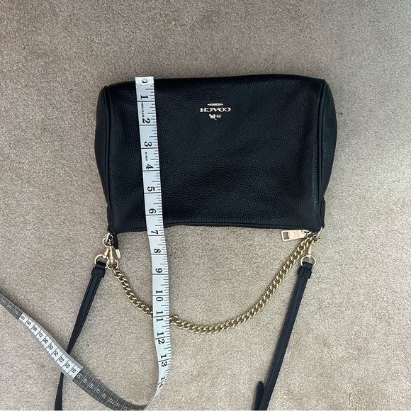 Elegant COACH Black Leather Shoulder Bag - Picture 14 of 16